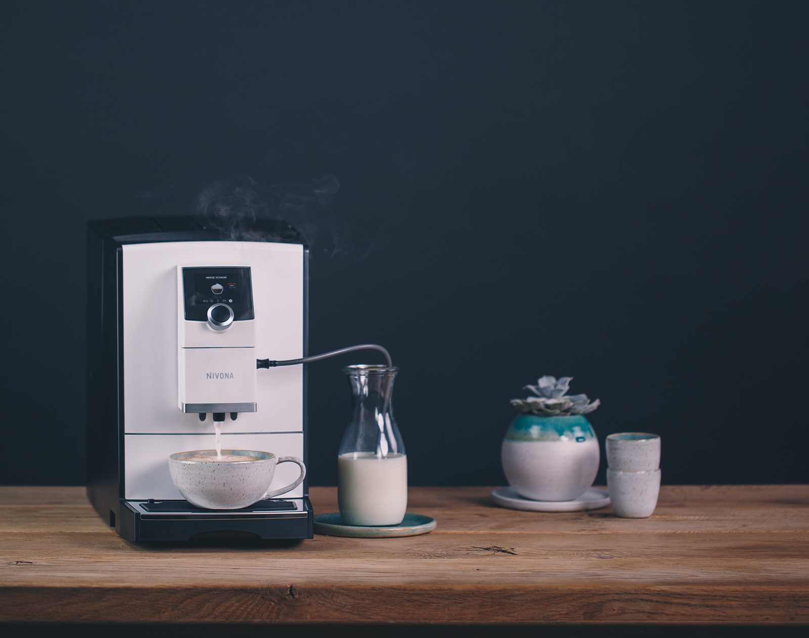 Nivona NICR 796 Kaffeevollautomat mit Milchsystem, 2,2 l Wassertank, white line-chrom – Bild 3